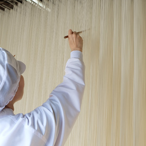 【奈良県共通返礼品】三輪の神杉【宵ごねづくり】50g×16束 木箱入り