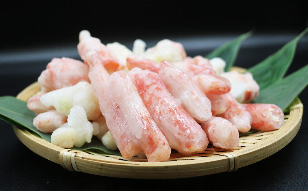 『特混』は、タラバガニの肩肉、ナンバン、ラッキョ、爪下、小爪などいろいろな部位が入っています。