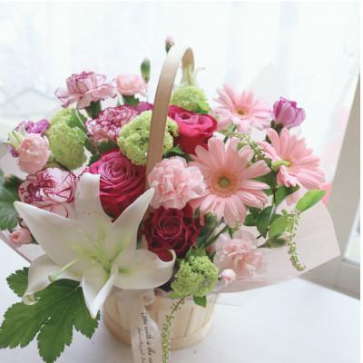 ふるさと納税 筑西市 【母の日】季節のお花のアレンジメントMサイズ〜花瓶不要!届いてそのまま飾れるフラワーアレンジ |  | 01