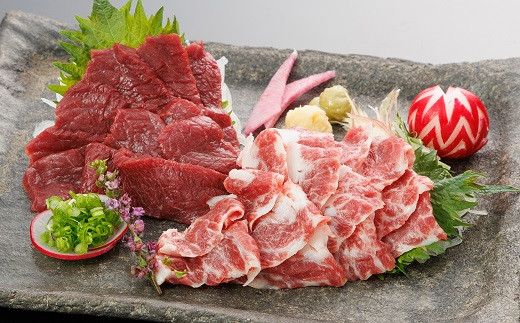 
            【桜屋】上赤身霜降り馬刺し食べ比べ（各150ｇ）計300ｇ（専用醤油付き150ml）
          
