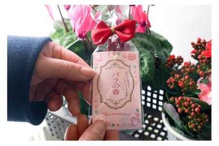 薔薇のお香 ミニ寸線香 お線香 線香 お香 バラ 香り 薔薇 煙控えめ 煙が少ない 微煙 ミニ寸 短い 線香ギフト 自宅用 家庭用 贈答用 国産 日本製 お供え ギフト お墓参り用 ご法要 ご供養 贈