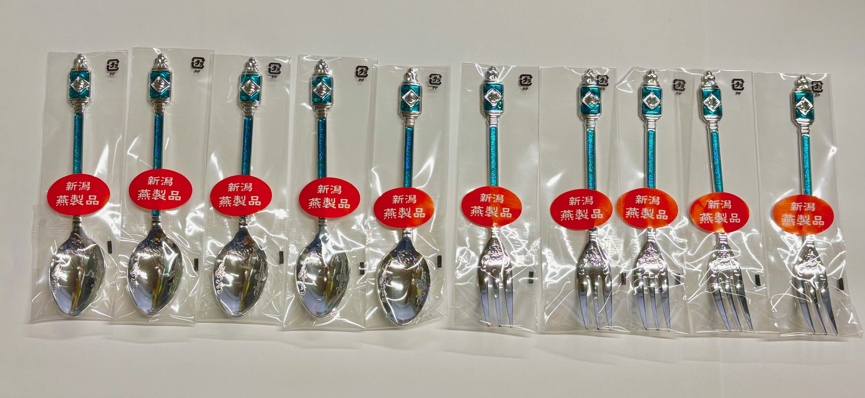 
                  マドンナ コーヒースプーン・ヒメフォーク５本組10本セット 銀メッキ 樹脂色入れブルー(エコBOX) FC010454
                
