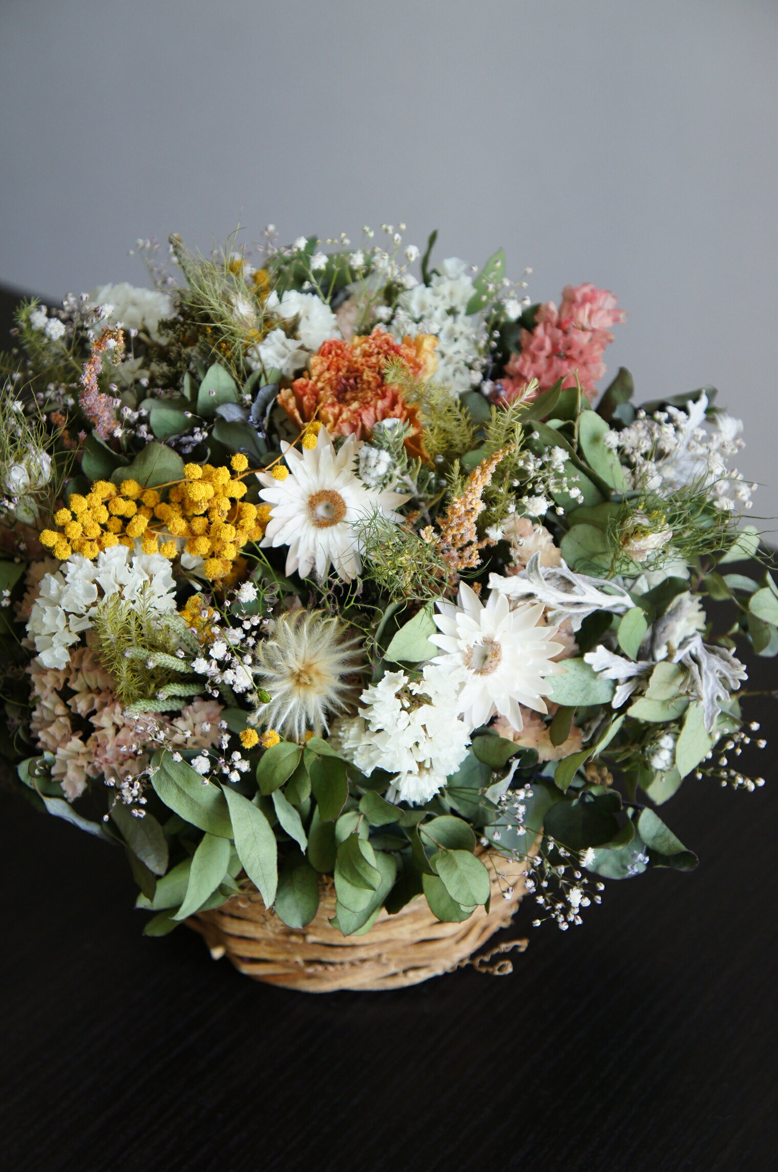 【ふるさと納税】季節のドライフラワーアレンジメント 1点 長さ18cm〜23cm程度 お花 フラワー インテリア 飾り 装飾 花 華 ドライフラワー 国産 宮崎県 九州 送料無料