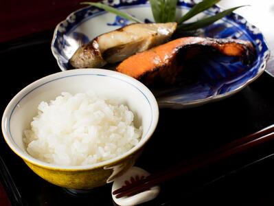 【令和6年産 】新潟県産こしひかり「秋の日」（無洗米5kg）新潟県の美味しいお米。