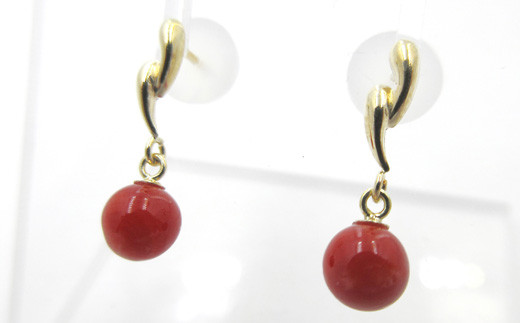 珊瑚 ピアス K18 アクセサリー ゴールド バラ 薔薇 ギフト 贈答 プレゼント 装飾 イベント 土佐沖血赤珊瑚 約5mm玉 K18  ピアス （fpi-170）高知県 宿毛市