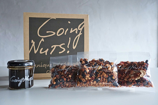 
            ナッツ屋さんのこだわり自家焙煎グラノーラ1週間分(カカオ&ラズベリー&NUTS)【50g×7袋】【DE05U】
          