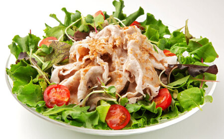 【きめが細かくやわらかーい！】 佐賀県産 若楠三元豚 切り落とし 計1kg（250g×4パック） / 国産豚 食べ比べ 三元豚 簡単調理 / 佐賀県/株式会社ナチュラルフーズ[41AFAB002]