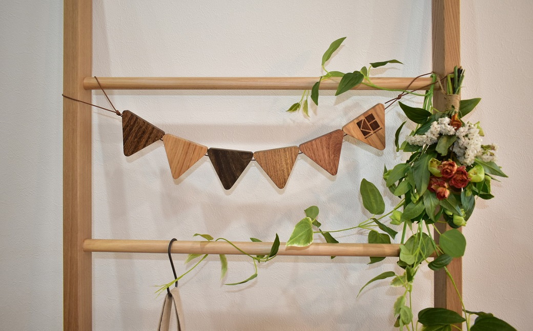 鍋敷き・壁掛けオブジェ（北海道産エムル無垢材使用）