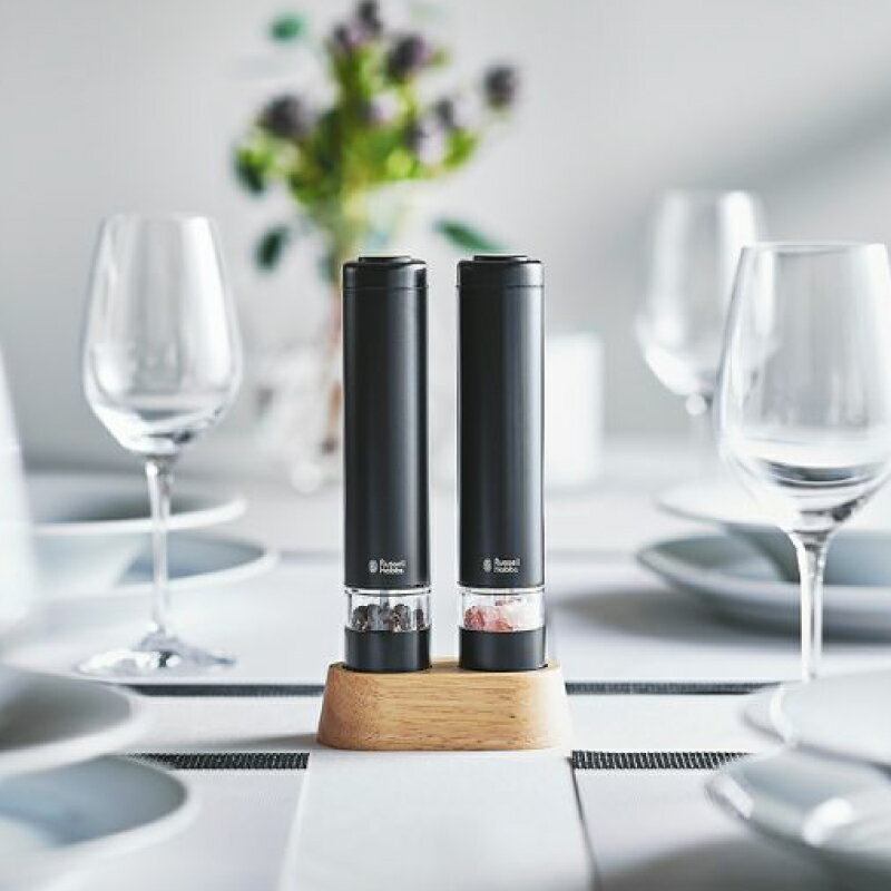 【ふるさと納税】 〈Russell Hobbs〉 電動ミル ソルト&ペッパー 2本セット ミニ 電動ペッパーミル ブラック ラッセルホブス 電動ミル 岩塩 胡椒 こしょう 軽量 キッチン 家電 塩 ソルト ペッパー ハンディ コンパクト オシャレ 東京都 渋谷区 都内 渋谷 送料無料