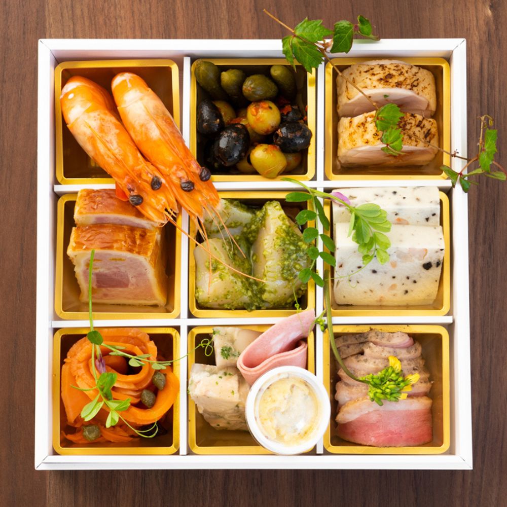 【ふるさと納税】【DEGUSTATION】フレンチレストランが作る「シェフのおすすめアラカルトセット」 レトルト パウチ 冷凍 自宅用 フレンチ 人気 セット おかず パーティ ギフト 贅沢 プレゼント 贈り物