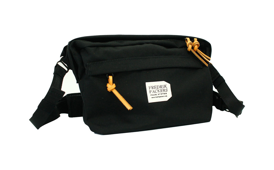 FREDRIK PACKERS  500D FUNNY PACK(BLACK／NAVY)