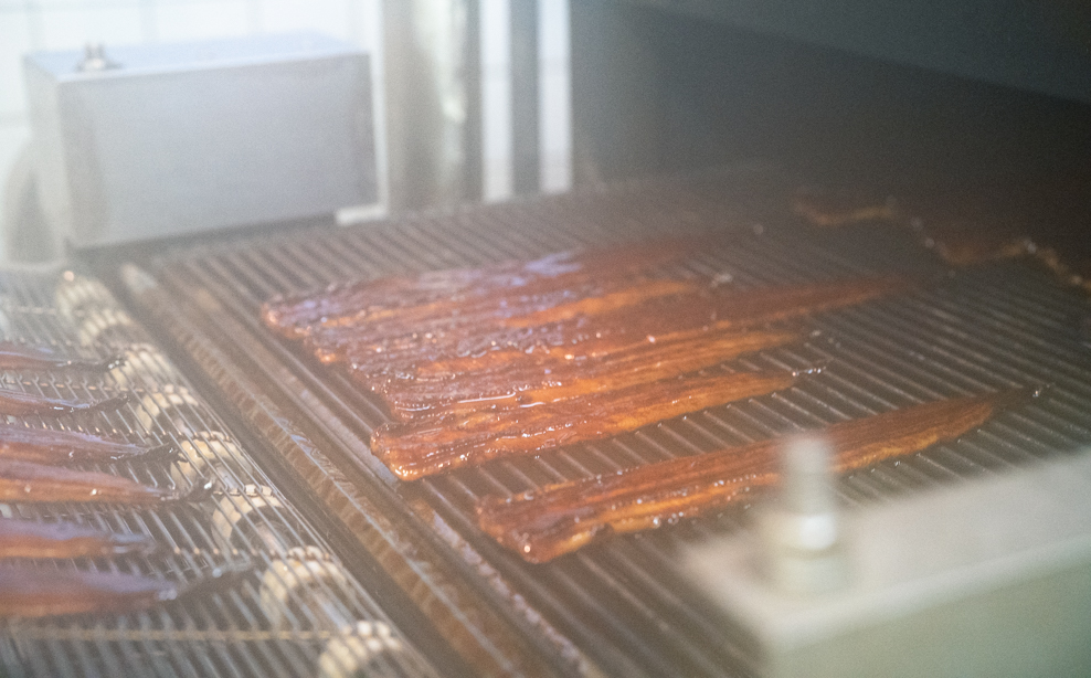 紀州備長炭　炭焼うなぎ蒲焼1本（特大） 　炭焼きも串セット Y004_イメージ3