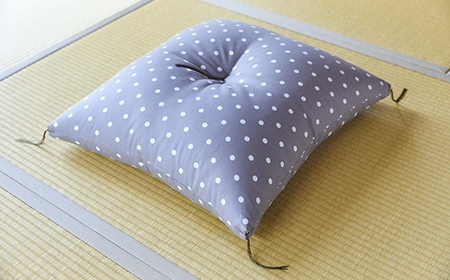 【ふとんの色柄が選べる】天然繊維　手作り　木綿わた入り　座布団