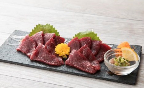 赤身馬刺し200ｇ【専用醤油付き150ml×1本】