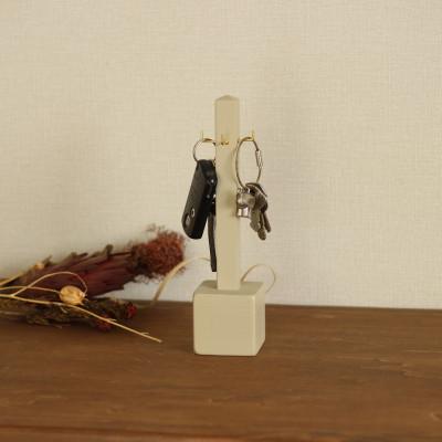 ふるさと納税 美幌町 木と真鍮のキースタンド アンティークホワイト【申込後に製作いたします】 |  | 01