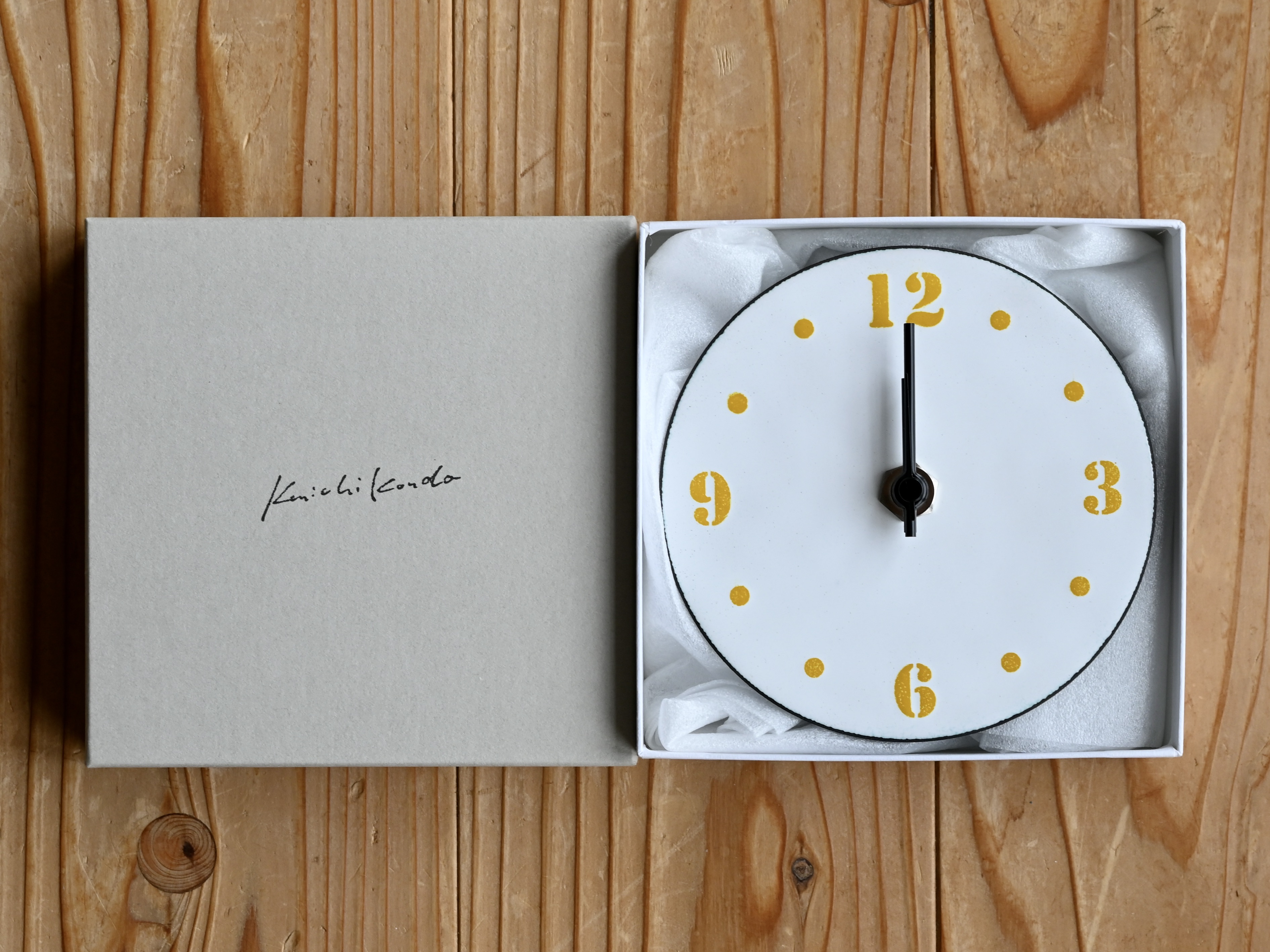 Kenichi Kondo　七宝じかん 七宝文字盤S（壁掛け時計セット）／白地に黄色文字