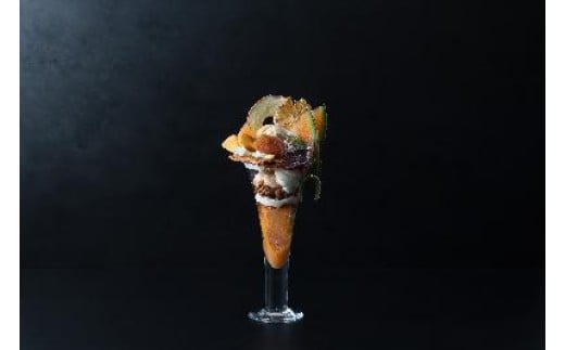 2025秋メニュー　メロンとりんごのキャラメリゼ・パフェ