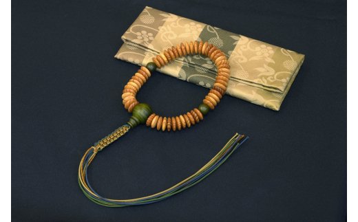 1400年の歴史を誇る近江の数珠職人が手掛けた松の念珠（男性用）【F001W】