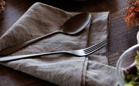 96【KURO】黒染めカトラリーフルセットざらざら スプーン フォーク ナイフ デザート スープ ステンレス製 燕三条製 新生活 ギフト 経年変化 おしゃれ キッチン ごちそう おもてなし【031S0