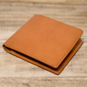  革 ヌメ革 財布 「本革 二つ折り財布(小銭入れなし)」 革製品 選べる4色 おしゃれ オシャレ ギフト お祝い 薄い 軽い 軽量 レザー コンパクト サイフ 職人 ファッション 紳士 メンズ レデ