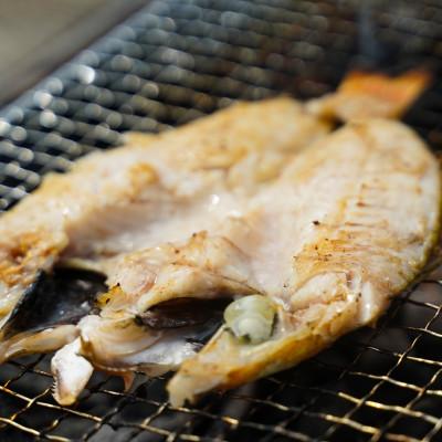 ふるさと納税 大田市 添加物不使用・天日塩仕上げ!大ぶりのどぐろ一夜干し(5枚セット)E141 |  | 01