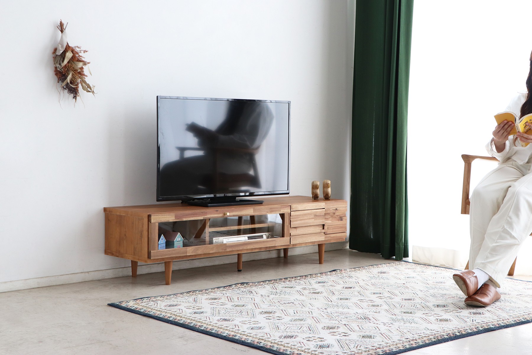 どこか懐かしくも感じられるラスティックな印象はここ数年人気のあるシリーズ。