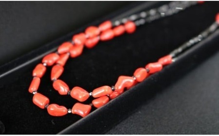 赤珊瑚とブラックスピネルの2連ネックレス アクセサリー ネックレス ジュエリー 珊瑚 kn125