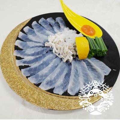 ふるさと納税 壱岐市 【毎月定期便】特選トラフグ刺身セット(2〜3人前)全3回 |  | 03