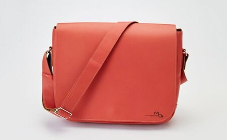 シンプルな本革メッセンジャーバッグ（B5サイズ）全5色 ファッション カバン  レンガ