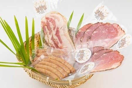 京丹波ぽーくのハム ウインナー ベーコンの詰め合わせ ※北海道・沖縄は配送不可 [012KT001]