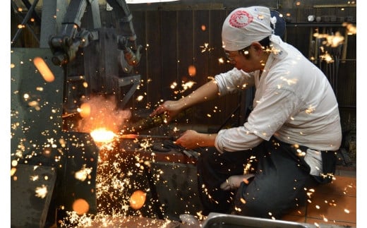 【見学・体験】日本刀づくり見学と日本刀ナイフづくり