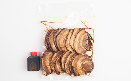 【ギフト用】自家製焼豚（約580g） チャーシュー 秘伝 焼き豚 焼豚 国産 冷凍 おつまみ おかず 豚 豚肉 肉 豚バラ バラ肉 ご当地 グルメ 食品 四国 F5J-496