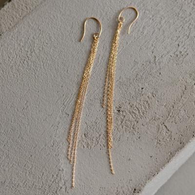 ふるさと納税 大津市 【18金イエローゴールド チェーンピアス】7cmロングの揺れ感が魅力 大人のエレガンスジュエリー |  | 01