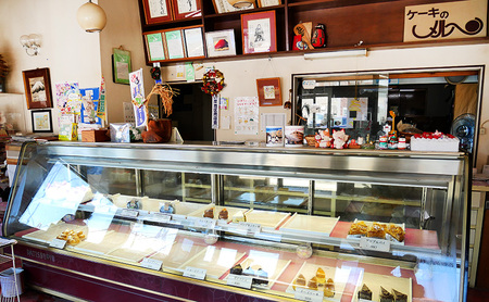 パンプキンケーキ 5号 1台 かぼちゃのケーキ 冷凍 ケーキのメルヘン 秋田県 老舗 誕生日 お祝い