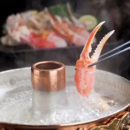 ひとくちサイズで食べやすい! 生冷凍 本ズワイガニ むき爪 1kg  手軽に使えるむき爪【カット済】【配送不可地域：離島】【1735365】