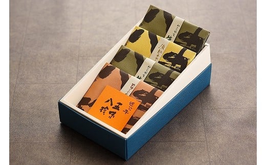 
            【カネ吉山本】しぐれ2個/そぼろ煮1個/にくみそ1個 箱入【400ｇ（各100ｇ×4個）】【Y054W】
          