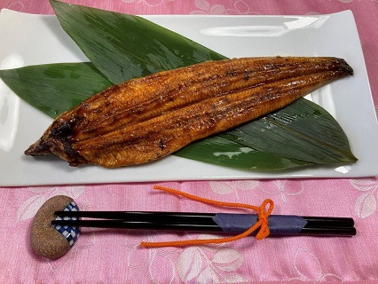 「生産者愛知養魚」がお届けする三河産うなぎ「蒲焼冷凍＜超特大＞3尾(合計580g〜600g)」・A091-25