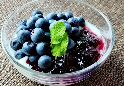 【2024年先行予約】7月～9月発送！農家秘蔵の極甘ブルーベリー　中粒1kg（250g×4パック）