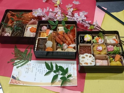 ＜先行予約開始＞ 2026年 おせち 4名様用 特選『丸福3段重』｜お節 おせち料理 新年 迎春 グルメ お祝い ご家庭用 山水亭 数量限定 期間限定◇