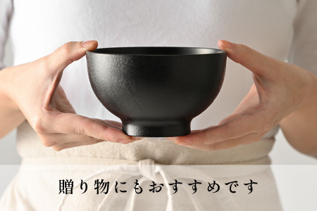 優れた耐久性と優しい風合い「漆琳堂の和紙貼り椀」赤