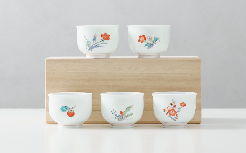 裏側にも可愛らしい絵柄がそれぞれ描かれています