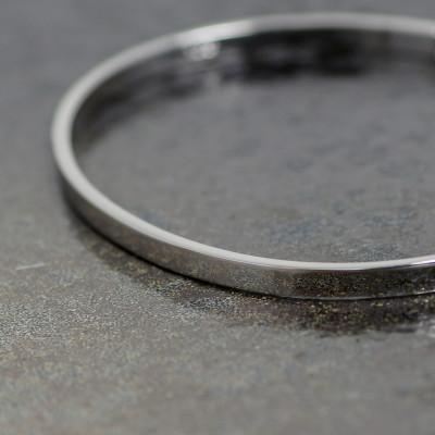 ふるさと納税 大津市 【SILVERプラチナコーティング】平打ちデザインが上品で個性的なバングル クールな大人カラーが人気 |  | 02