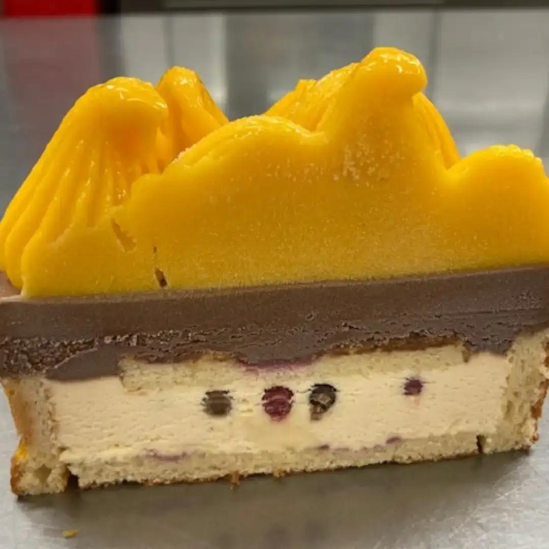 マンゴーアイスケーキ ５号 アイス ケーキ 誕生日 お菓子 デザート スイーツ お取り寄せ 【016S031】