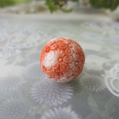 
                  珊瑚職人館の珊瑚のルース（ｐ38）
                