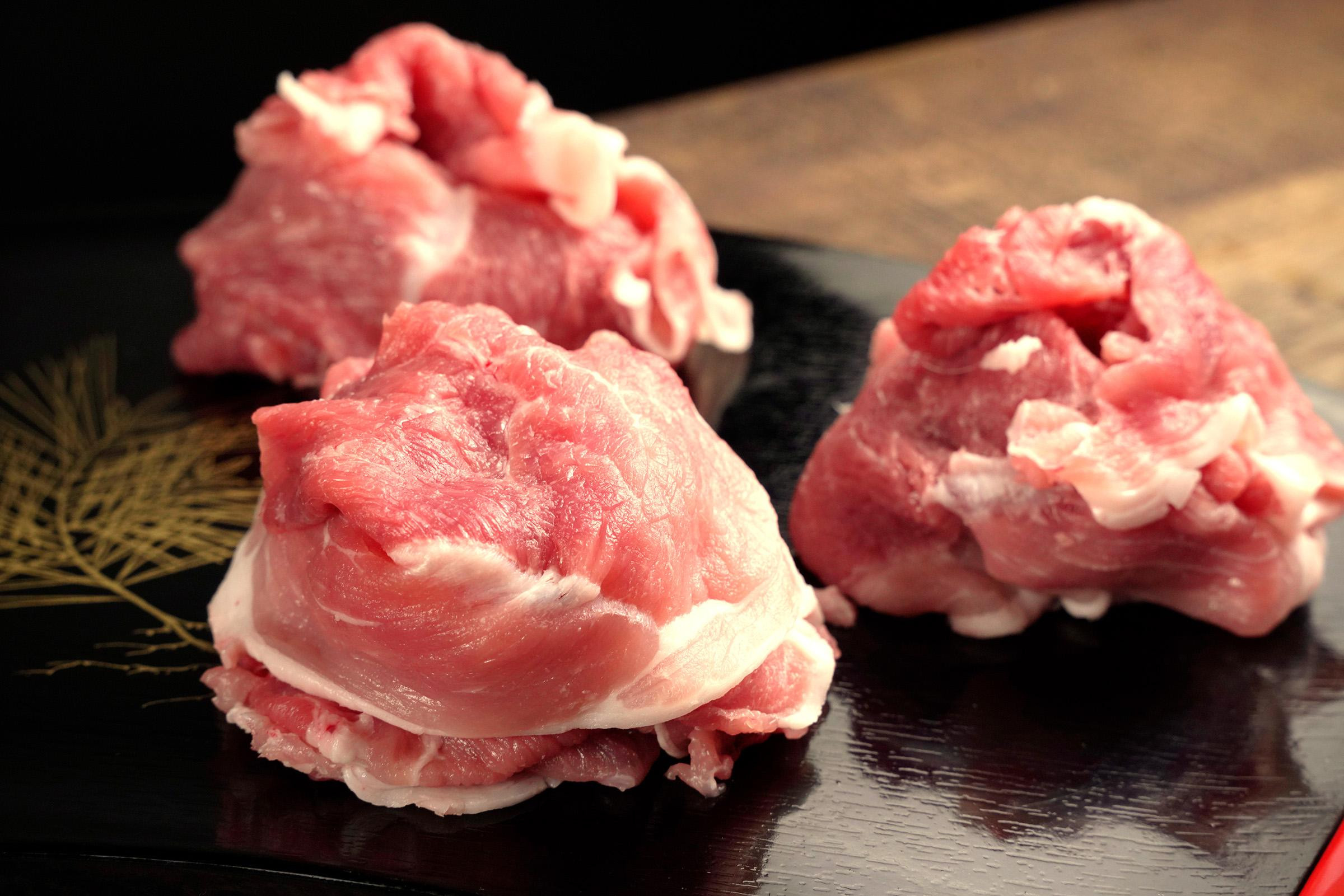 
[№5525-0544]＜6ヶ月連続お届け＞伊達黄金豚のジューシーな切り落とし肉 2kg【200g×10パック】三元豚 豚肉 ぶた肉 スライス 小間切れ 小分け 冷凍
