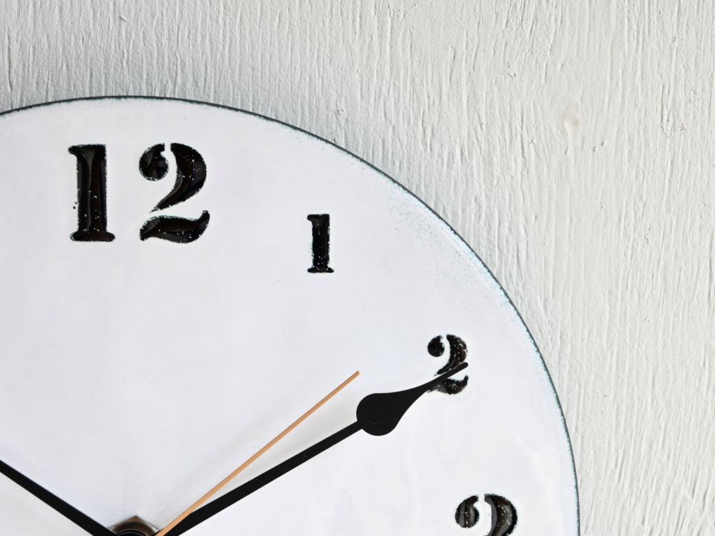 Kenichi Kondo　七宝じかん　七宝文字盤Ｍ（壁掛け時計セット）／白地に黒文字