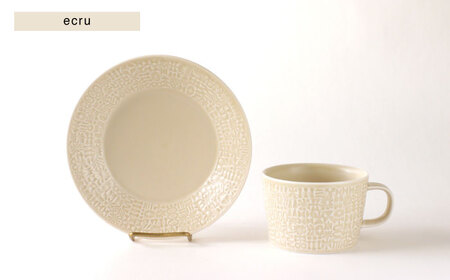 【波佐見焼】PATTERNED PLATE・MUG ペア 4点セット ecru + greige　【BIRDS’ WORDS】[CF087]