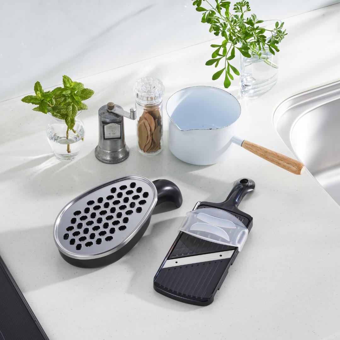 【ふるさと納税】 やさしいおろし器＋薄切できる厚み調整スライサー [プログレード] キッチン用品 燕三条製 新生活 一人暮らし [下村工業] 【010S313】