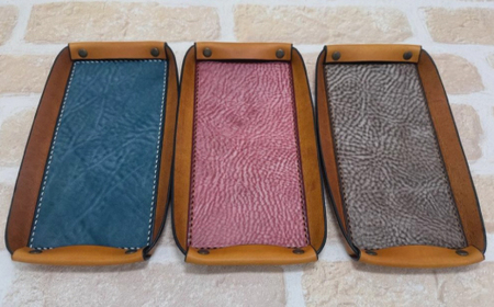 手縫いの本革「オリジナル 革トレイ」【カラー：ターコイズ】上質 職人 手作り レザー 革 牛革 革製品 レザートレイ 小物入れ 収納 インテリア シンプル おしゃれ ギフト 贈り物 高知県 四万十市 