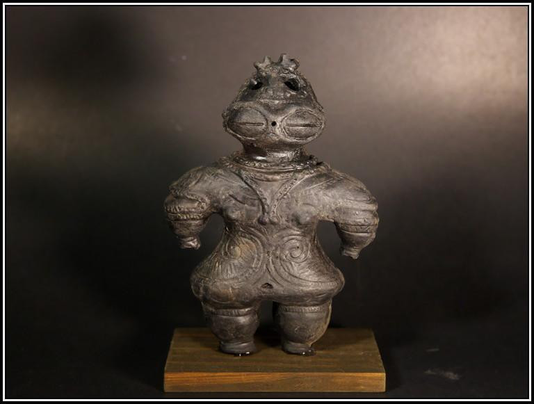 
遮光器土偶15cm+台座1cm
